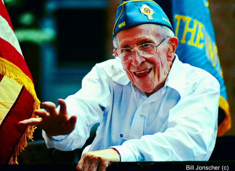 Old veteran, Memorial Day parade